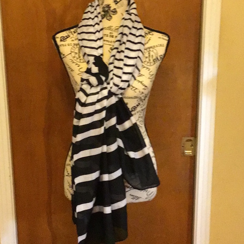 NWOT Navy and White Striped Scarf